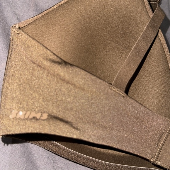 Skims wireless form t shirt demi bra - Picture 3 of 4